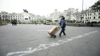 Vándalos dañaron con grafittis la Plaza San Martín [FOTOS]