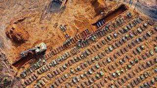 Brasil abre fosas comunes por el colapso de los cementerios por el coronavirus | FOTOS