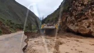 Fuertes lluvias en Ayacucho, Pasco y La Libertad causaron daños en carreteras y destrucción de puente