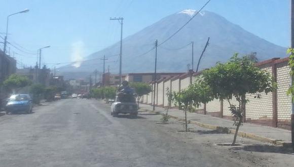 Volcán Misti: intensa humareda se registró en sus faldas