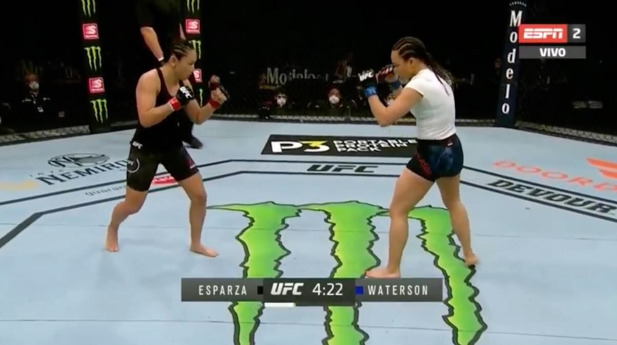 Esparza vs. Waterson | Foto: UFC