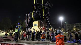 Histórico monumento del general Manuel Baquedano en el epicentro de las protestas en Chile es retirado por restauración | FOTOS