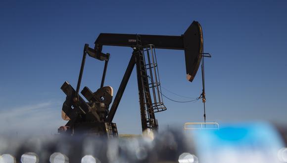 En el caso del petróleo, la producción en ese mes bajó a 41.600 barriles por día, menor en 8,3 % con relación a mayo del año pasado. (Foto: Bloomberg)