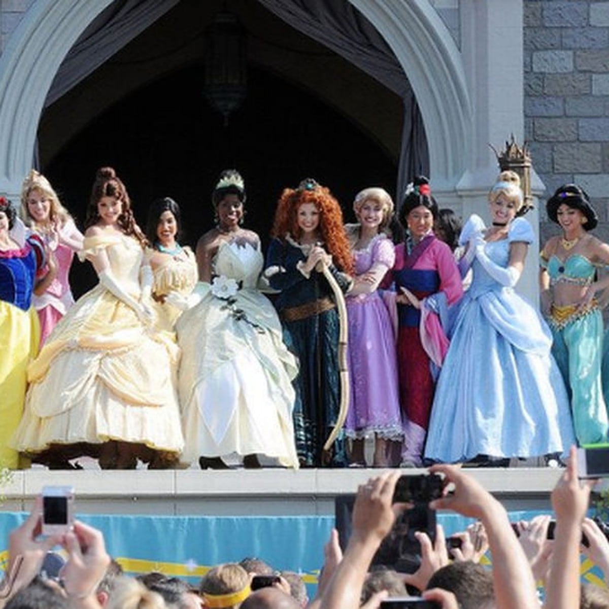 Pagan 47.000 euros a una niñera que se disfrace de princesas Disney