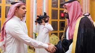 Rey y príncipe de Arabia Saudita reciben a familiares de Jamal Khashoggi