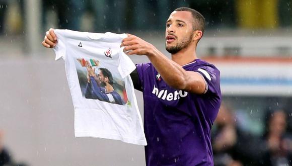 Vitor Hugo marcó en el triunfo por 1-0 de la Fiorentina sobre Benevento y le rendió un sentido homenaje a Davide Astori que se volvió viral en YouTube. (Foto:AFP).