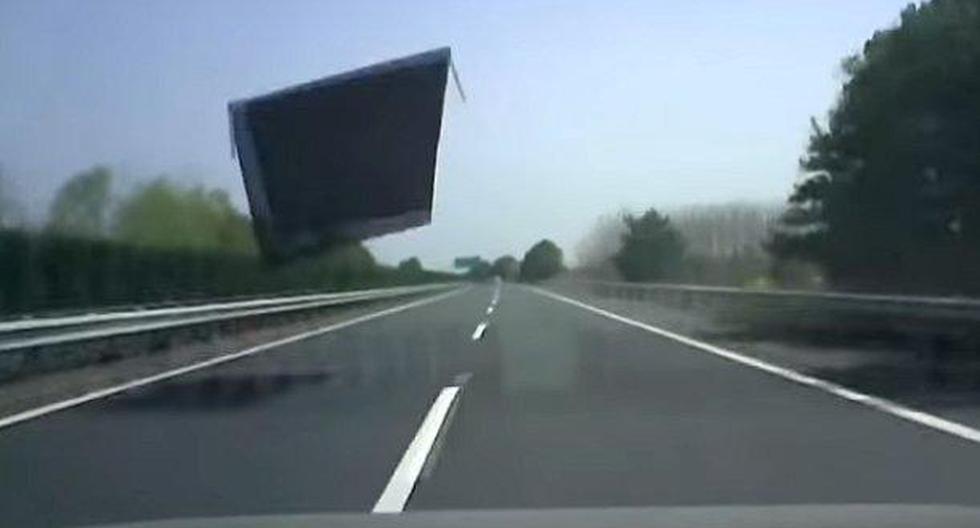 El video de YouTube fue grabado con una cámara del interior del automóvil. (Foto: Captura)