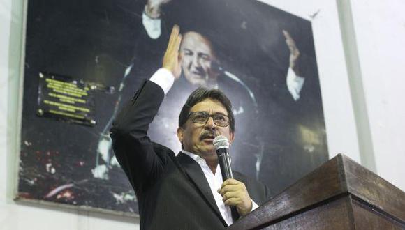 Enrique Cornejo renunció al Partido Aprista Peruano
