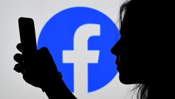 Facebook dice que defenderá a figuras públicas, disidentes y periodistas del acoso e intimidación en línea. (OLIVIER DOULIERY / AFP).