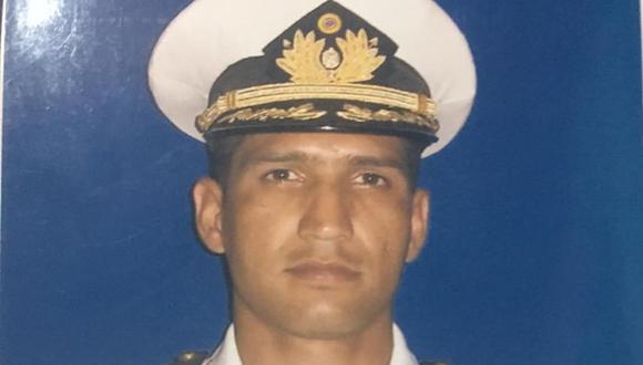 Venezuela: Rafael Acosta Arévalo, capitán de corbeta, murió tras ser torturado por agentes de la Dirección General de Contrainteligencia Militar (DGCIM), denunció Tamara Suju.