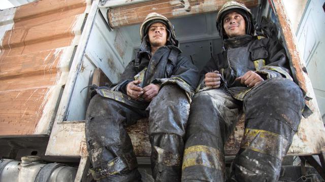 Este grupo fue impulsado en 2013, dos años después del inicio en Siria de la revuelta democrática contra Bashar Al Asad, duramente reprimida por las fuerzas del régimen. Pero no empezaron a llamarles Cascos Blancos hasta 2014. (Foto: AFP)