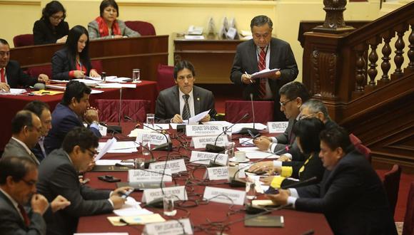 La Comisión de Fiscalización, presidida por Segundo Tapia (Fuerza Popular), aprobó el pedido para pedir facultades investigadoras contra Martín Vizcarra. (Foto: Difusión)