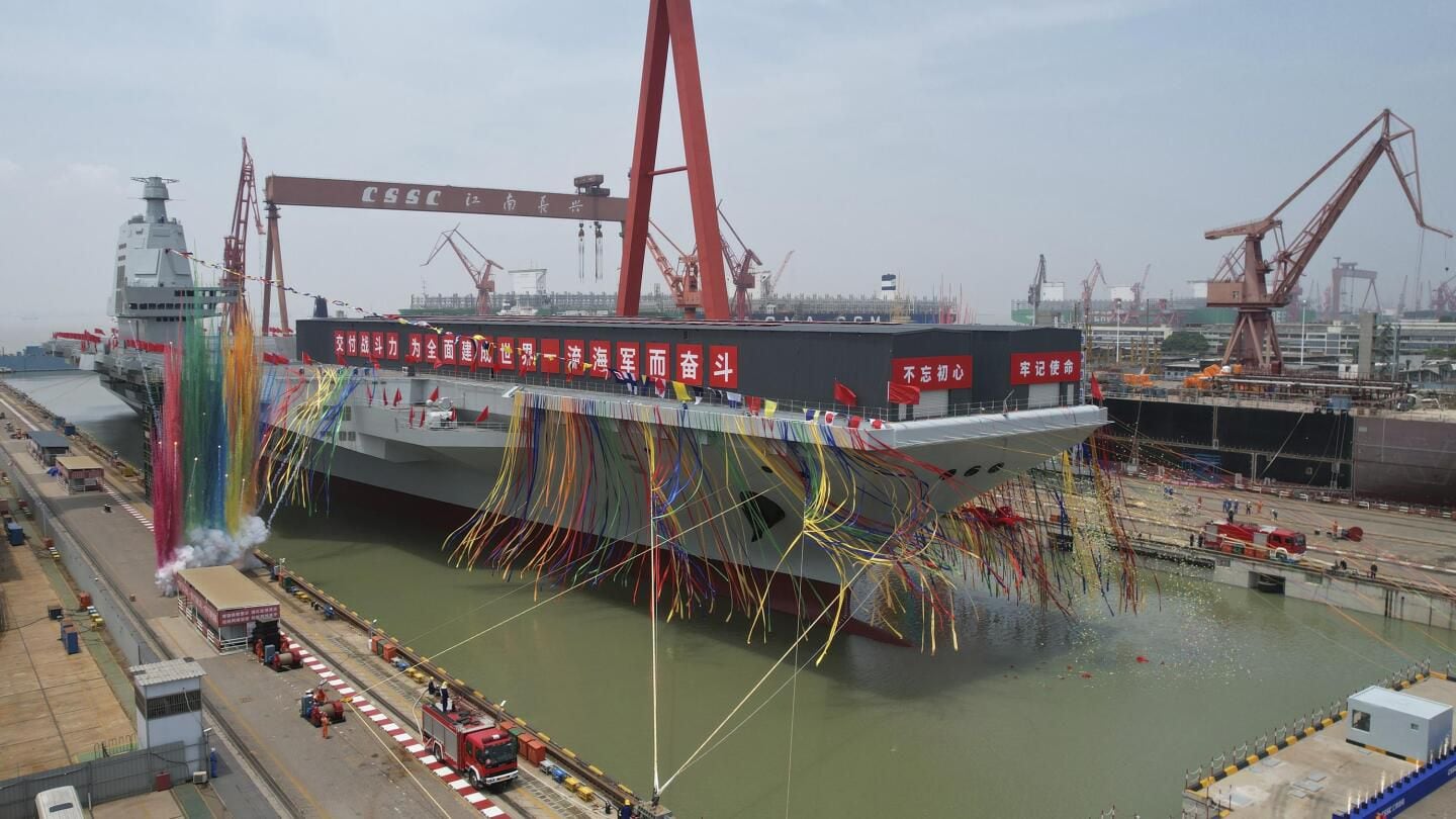 El portaaviones Fujian en una imagen del 17 de junio del 2022. (AP).