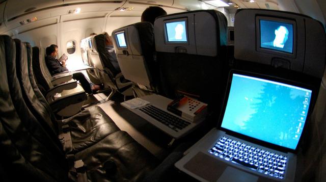 Posible caos si EE.UU. amplía veto de laptops en aerolíneas - 1