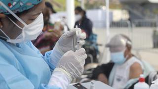 Vacunación a adultos mayores: premier Bermúdez insta a respetar las fechas y horarios de inmunización