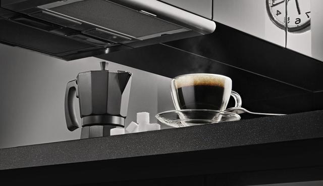 FOTO 8 | Cafetera eléctrica. Si tienes una de estas en casa consumirá 1 W por más que no se esté usando, siempre y cuando esté enchufada. (Foto: Pixabay/CC0)