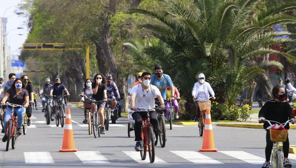 La ATU indicó que las 52 cuadras de la avenida Arequipa permanecerán cerradas en ambos sentidos de 7 a. m. a 1 p. m. para la circulación de buses, motos y autos. (Fotos: Jessica Vicente/ @photo. gec)