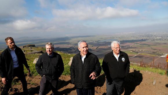 El primer ministro de Israel, Benjamin Netanyahu, el senador de Estados Unidos Lindsey Graham y el embajador americano en Israel, David Friedman, visitaron la frontera entre Israel y Siria el pasado 11 de marzo. (Foto: Reuters)