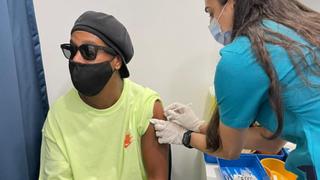 Ronaldinho Gaúcho anunció que recibió la vacuna contra el coronavirus