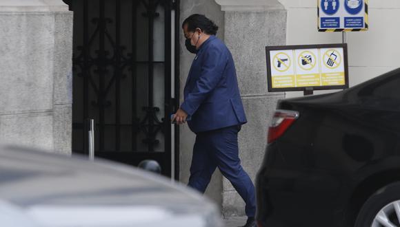 Aguinaga exigió a Mirtha Vásquez que responda por los 20 mil dólares de Bruno Pacheco hallados en Palacio de Gobierno. Foto: archivo GEC