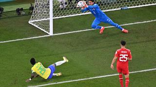 Brasil vs. Suiza: Vinicius recibió un pase largo exacto, definió solo en el área, pero Yann Sommer le quitó el grito de gol | VIDEO