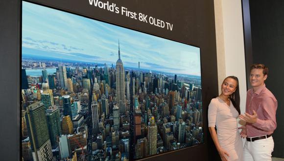 Este televisor tiene 88 pulgadas y 33 millones de píxeles autoluminiscentes capaz de reproducir el denominado "negro puro".(Foto: LG)