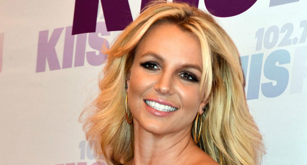 Britney Spears pasó este terrible momento luego que su vestuarios se rompiera en pleno show. (Foto: Getty Images)