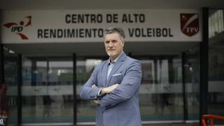 Francisco Hervás, técnico de la selección de vóley: “Tenemos el problema de las instalaciones y la disponibilidad de las jugadoras”
