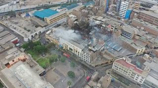 Incendio en Mesa Redonda EN VIVO: bomberos continúan trabajando sobre el siniestro de jirón Andahuaylas