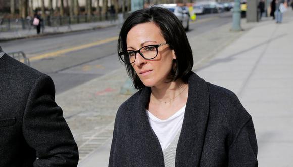Lauren Salzman, una de las exintegrantes de Nxivm, camino a la corte el 20 de mayo Credit Seth Wenig/Associated Press