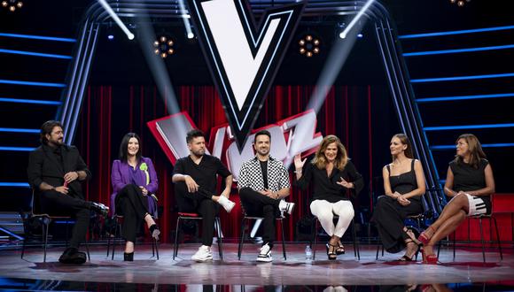 El equipo completo de "La Voz España", desde los coaches hasta Carmen Ferreiro, directora de programas de Atresmedia. Foto: Gabriela Delgado