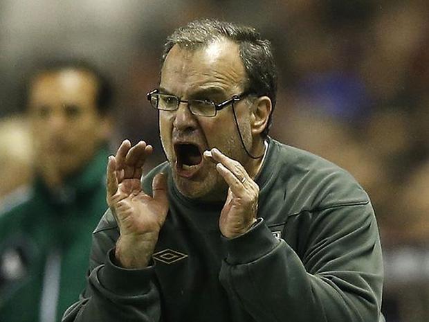 Chile makes an official announcement by Argentine coach Marcelo Bielsa.  (Photo: Getty Images)