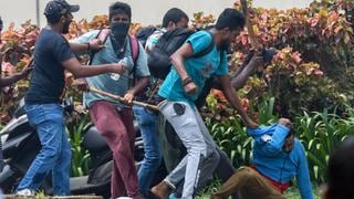 El primer ministro de Sri Lanka renuncia tras violentos enfrentamientos durante protestas antigubernamentales 