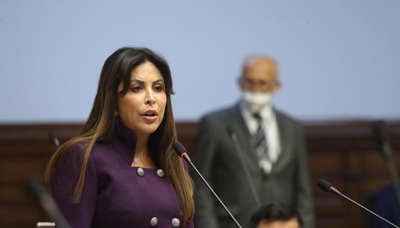 La congresista señaló que el presidente de la República estaría cometiendo el presunto delito de peculado. (Foto: Congreso)