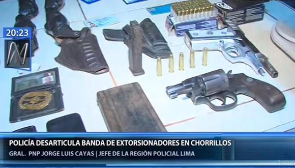 La Policía mostró las armas y municiones que fueron incautadas. (Canal N)