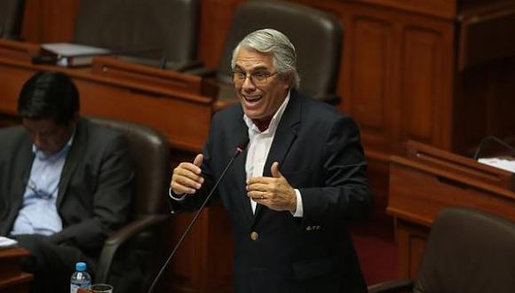 El legislador oficialista Gino Costa asegura que el Decreto de Urgencia 003 es una clara muestra de que el gobierno lucha contra la corrupción.
