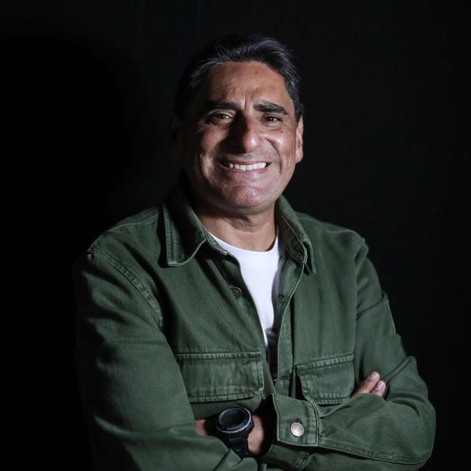 Confesiones de Carlos Álvarez quien cumple 40 años de trayectoria: “Me equivoqué y lo pagué con creces” 