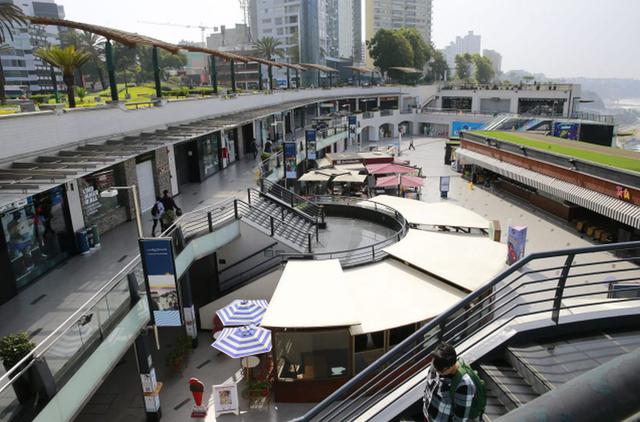 El centro comercial Larcomar fue clausurado temporalmente por incumplir las medidas de seguridad para los visitantes, según dio a conocer la Municipalidad de Miraflores el miércoles 11 de enero | Foto: Allen Quintana /
 @photo.gec