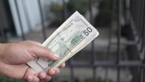 En el mercado paralelo o informal, el tipo de cambio se cotizó a S/3,550 la venta. (Foto: Reuters)