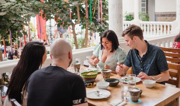 La casa donde se reencuentran los sabores del Perú. En este restaurante del chef peruano Gastón Acuario y su esposa se podrá degustar de una sazón inigualable y muy peruana. 