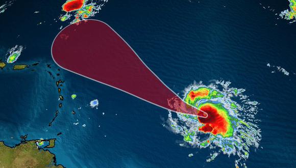 Huracán Sam de categoría 4 sigue fortaleciéndose en las aguas del Atlántico. (@weatherchannel).