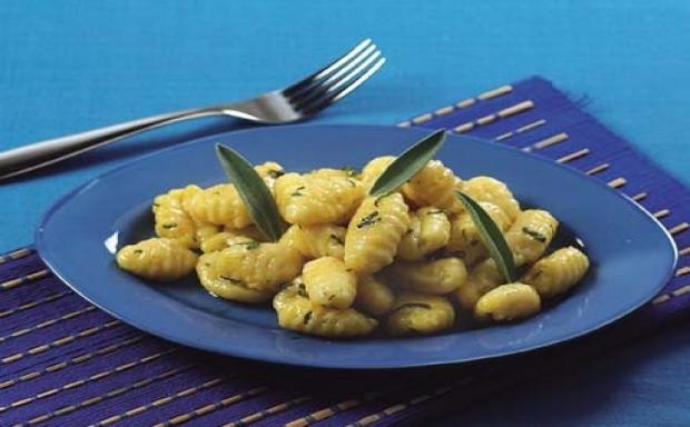 Potato gnocchi are a delicious preparation that is the perfect replacement for pasta made from wheat.