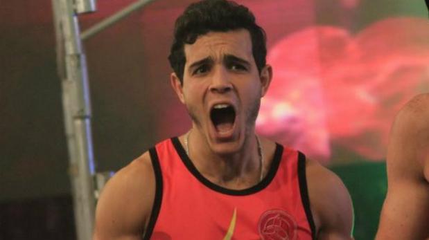 "Combate": Mario Irivarren sufre terrible lesión en el tobillo