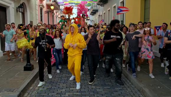 Bad Bunny con Jimmy Fallon y The Roots en Puerto Rico. (Foto: Facebook)