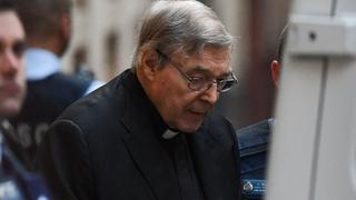 Demandan al cardenal Pell por no proteger a un niño ante religioso pederasta