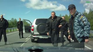 YouTube: Nunca le cortes el paso a un policía ruso