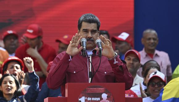 El presidente de Venezuela, Nicolás Maduro, hace un gesto mientras pronuncia un discurso en Caracas, el 1 de mayo de 2023. (Foto de Federico Parra / AFP)