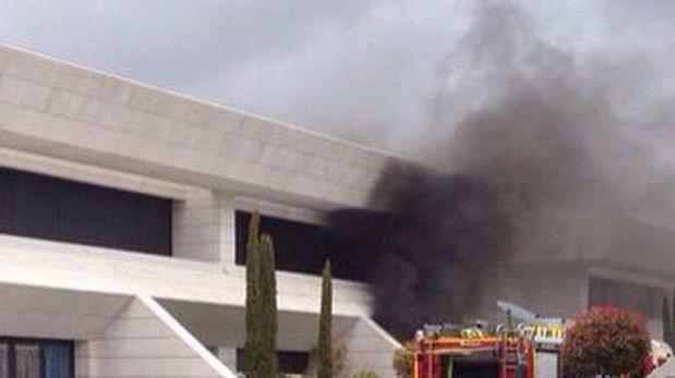 Jesé del Real Madrid es rescatado por bomberos de un incendio - 2