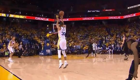 Cavaliers vs. Warriors: el asombroso triple de Curry sobre el final del segundo cuarto | VIDEO