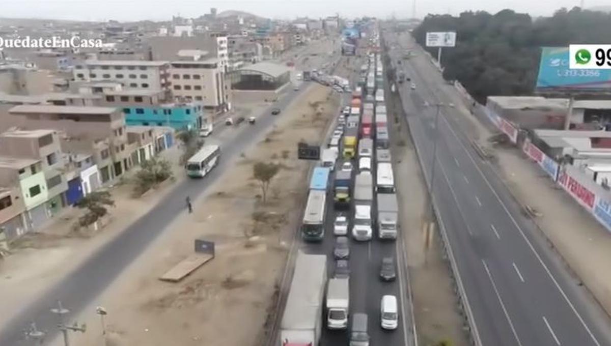 Esta mañana se reportó congestión vehicular en la Panamericana Sur en el acceso a Villa El Salvador. (Captura: América Noticias)